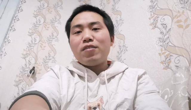 跑到俄罗斯养猪8年还娶到00后大俄美女pg电子试玩入口和妻子离婚后河北小伙(图7)