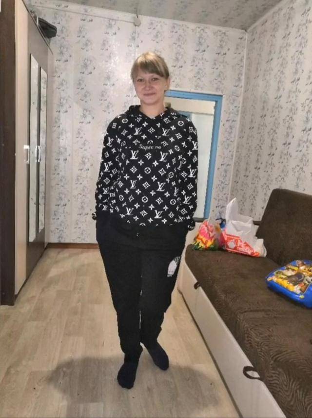 跑到俄罗斯养猪8年还娶到00后大俄美女pg电子试玩入口和妻子离婚后河北小伙(图10)